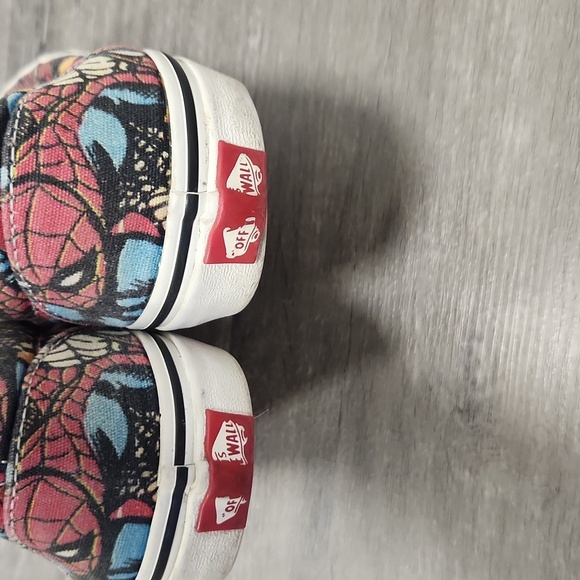 Vans Marvel Spider-Man Graphic Slip-Ons Mens 7 Womens 8.5 - Picture 3 of 10